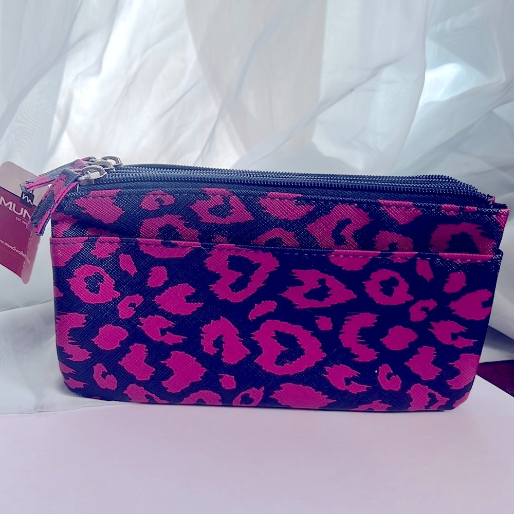 ⭐️⭐️⭐️Pink leopard wallet